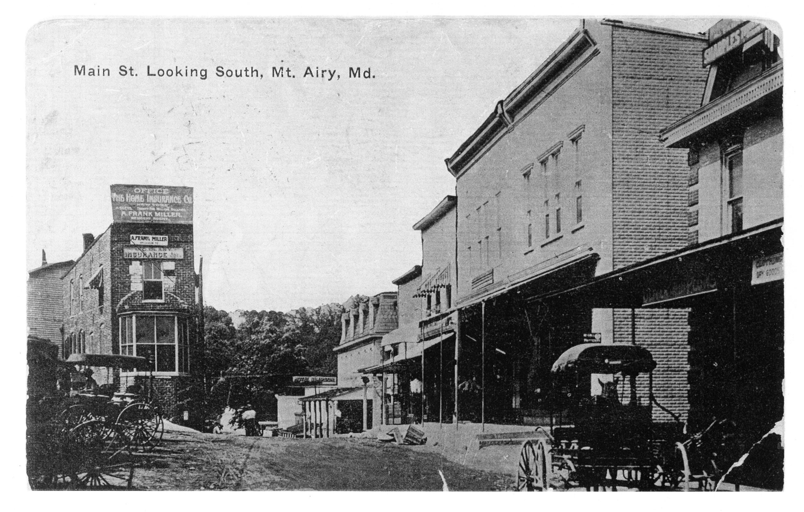 Main St looking South circa 1914_300